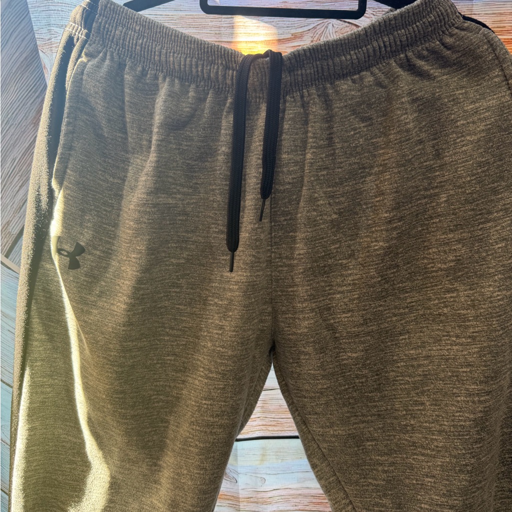 Under Armour Men's Heather Gray Jogger Sweatpants
